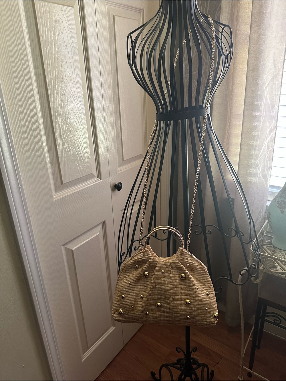 Urban Expressions Harper Straw Studded Evening Bag – Natural Gold Accent - Picture 2 of 6